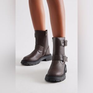 NEW Wild Diva Osaka Lug Sole Combat Boot Brown Buckle Women’s 5.5